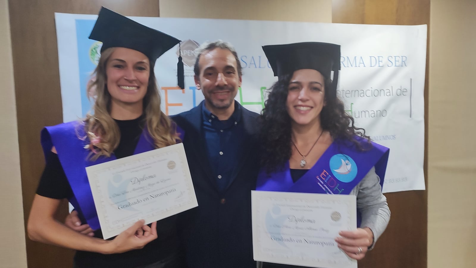 Celebración de la entrega de diplomas en EIDH